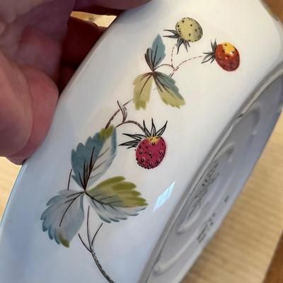 Lot 329 Royal Worcester Strawberry Fair