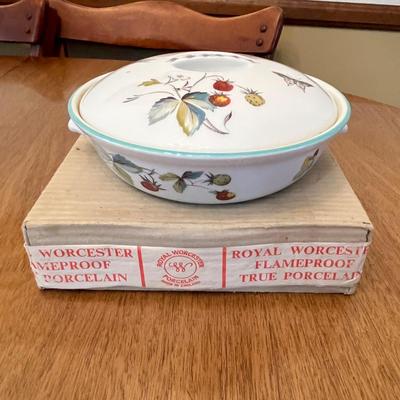 Lot 329 Royal Worcester Strawberry Fair