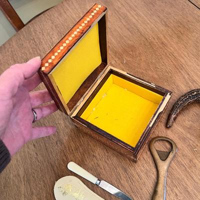Lot 332 Box and bar ware