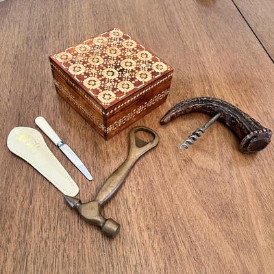 Lot 332 Box and bar ware