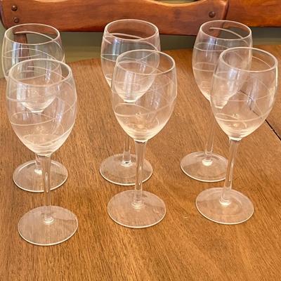 Lot 338 Swirl etched wine glasses