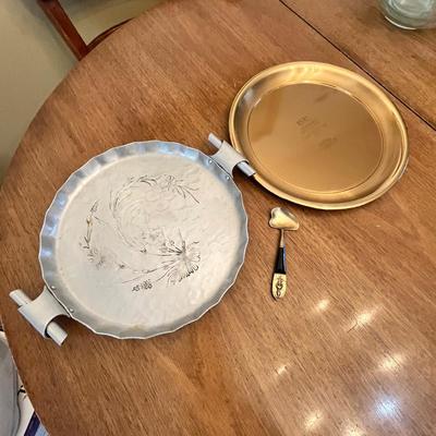 Lot 340 Trays