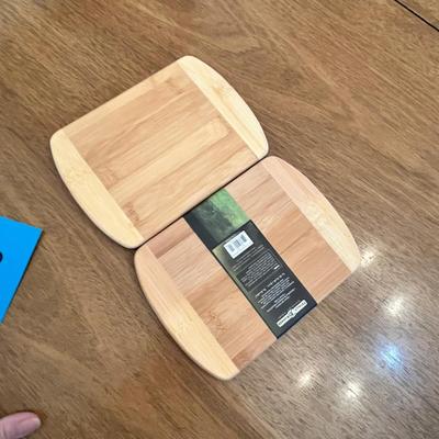 Lot 350 bar sized bamboo cutting boards