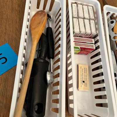 Lot 355 Utensils