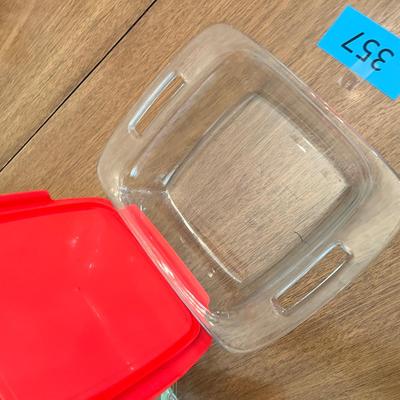 Lot 357 Pyrex baking pans