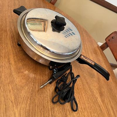 Lot 360 Electric Skillet
