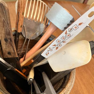 Lot 372 Utensils & jar