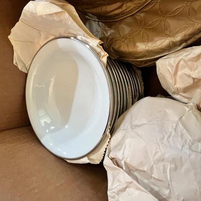 Lot 390 Noritake Silverdale China Set