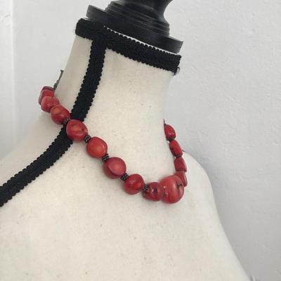Sale Photo Thumbnail #184: Beautiful vintage, red, coral beaded necklace. Please see attached photos.
