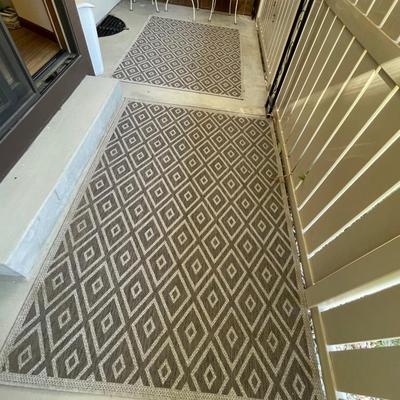 lot 420 2 out door area rugs