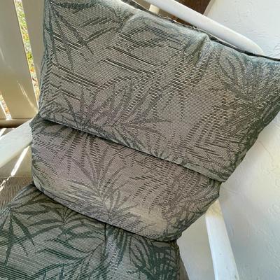 lot 423 Patio set