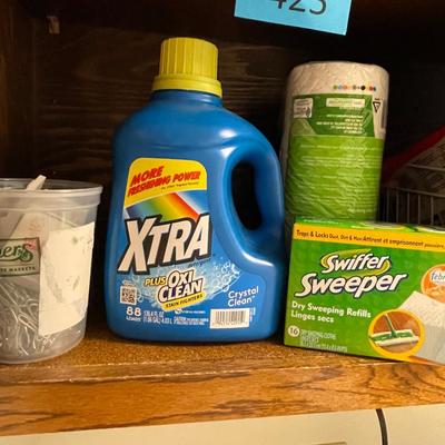 lot 425 Laundry supplies