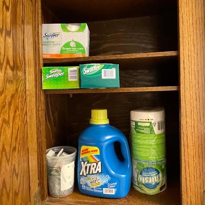 lot 425 Laundry supplies