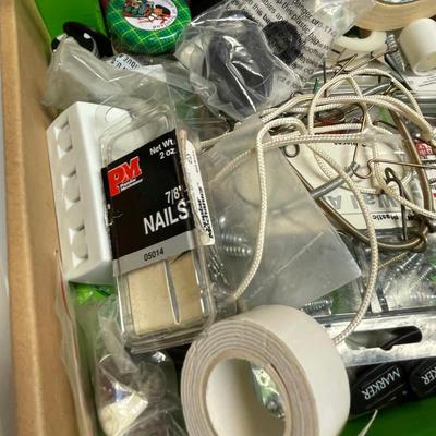 lot 431 Box of hardware