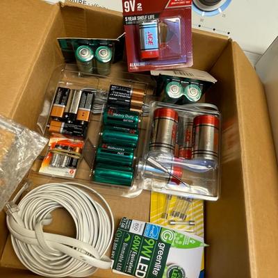 lot 432 Box of batteries