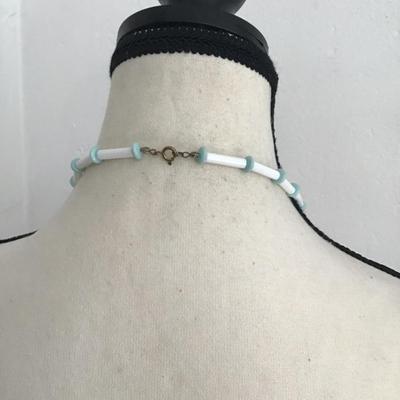 Sale Photo Thumbnail #6: Very nice vintage white faux beaded necklace. Please see attached photos.