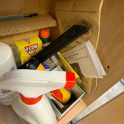 lot 437 Shelf of household items