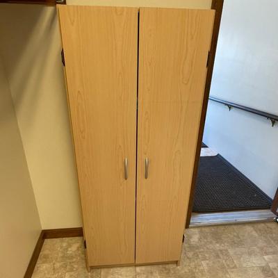 lot 439 Utility cabinet