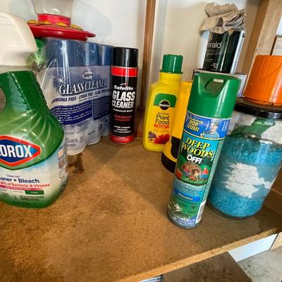 lot 442 Garden & household chemicals