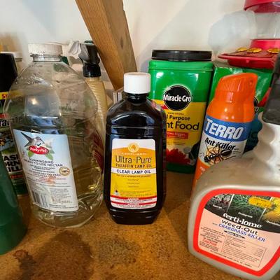 lot 442 Garden & household chemicals