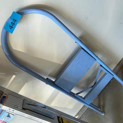 lot 444 Blue step stool