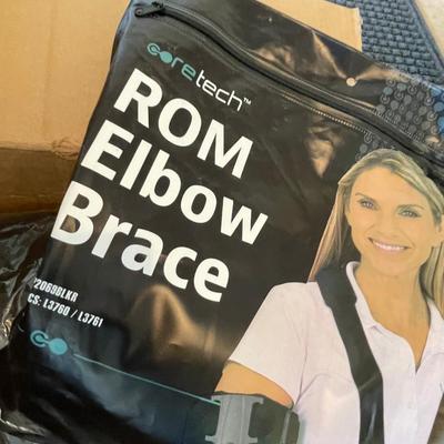lot 447 Brand new braces