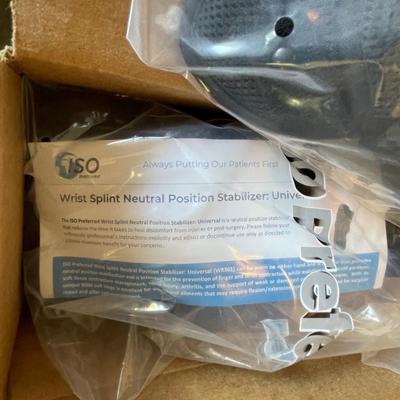 lot 447 Brand new braces