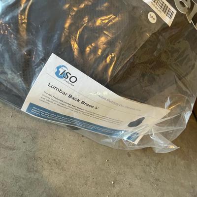 lot 447 Brand new braces