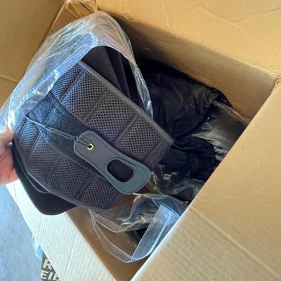lot 447 Brand new braces