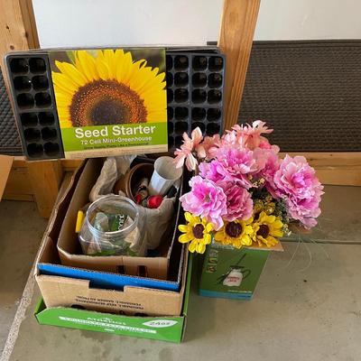 lot 448 Box of garden supplies