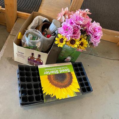 lot 448 Box of garden supplies