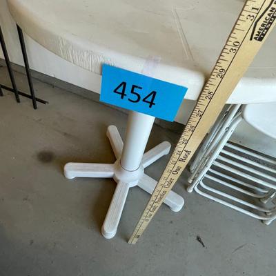 lot 454 Patio set