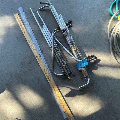lot 461 Clothes racks