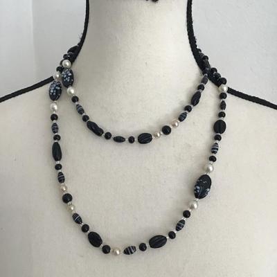 Sale Photo Thumbnail #145: Beautiful vintage black glass beaded necklace. Please see attached photos.