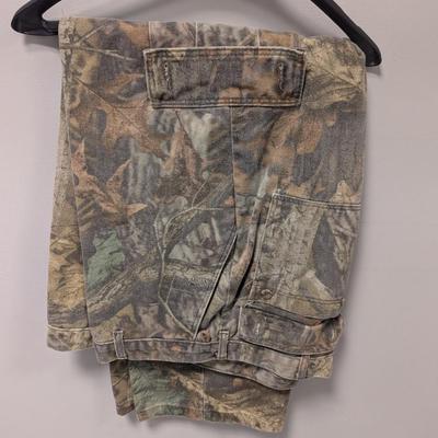 Size 42 x 30 Camo Pants #25