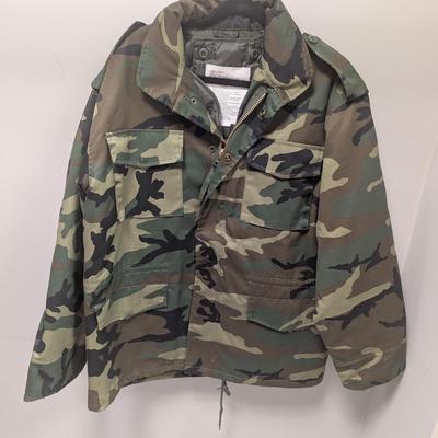 Camo Jacket w/ Liner Size Large/Regular #32