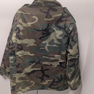 Camo Jacket w/ Liner Size Large/Regular #32