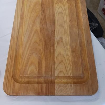 BAMBOO ORGANIZER W/FLATWARE, WOODEN CUTTING BOARD, CUTLERY BLOCK AND SERVING SPOONS