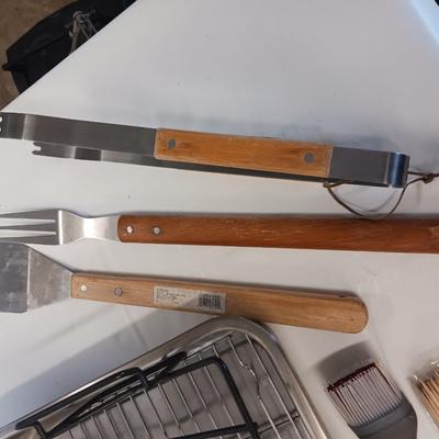 ROASTING PAN, BBQ UTENSILS AND MORE