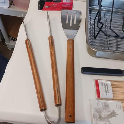 ROASTING PAN, BBQ UTENSILS AND MORE
