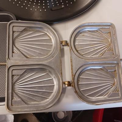 MISC KITCHEN ITEMS