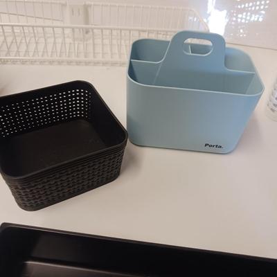 SMALL ORGANIZING CONTAINERS