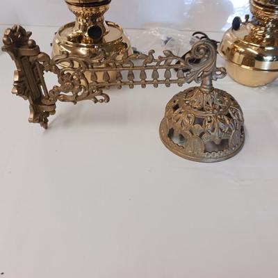 2 MATCHING LAMPS AND A LAMP MOUNT/HOLDER