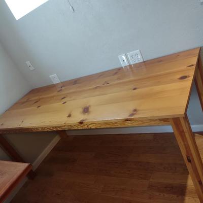 KNOTTY PINE PROJECT TABLE