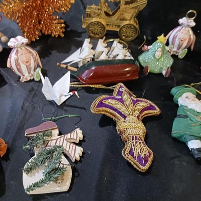 CHRISTMAS ORNAMENTS FROM AROUND THE WORLD