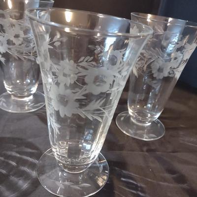 4 ETCHED CRYSTAL STEMMED GLASSES