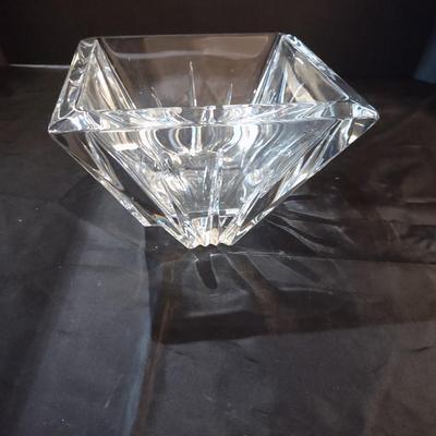 CRYSTAL BOWL AND CARVING SET
