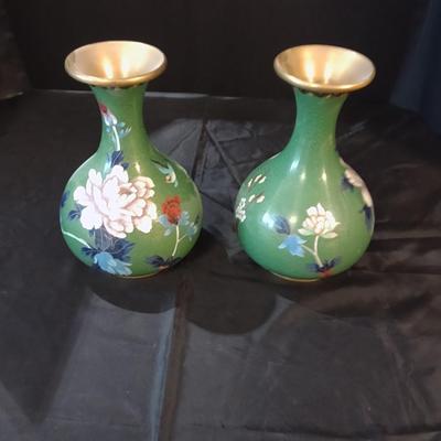 PAIR OF CLOISONNE DECORATIVE VASES