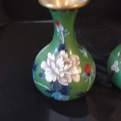 PAIR OF CLOISONNE DECORATIVE VASES