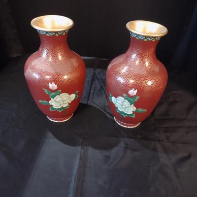 PAIR OF CLOISONNE DECORATIVE VASES